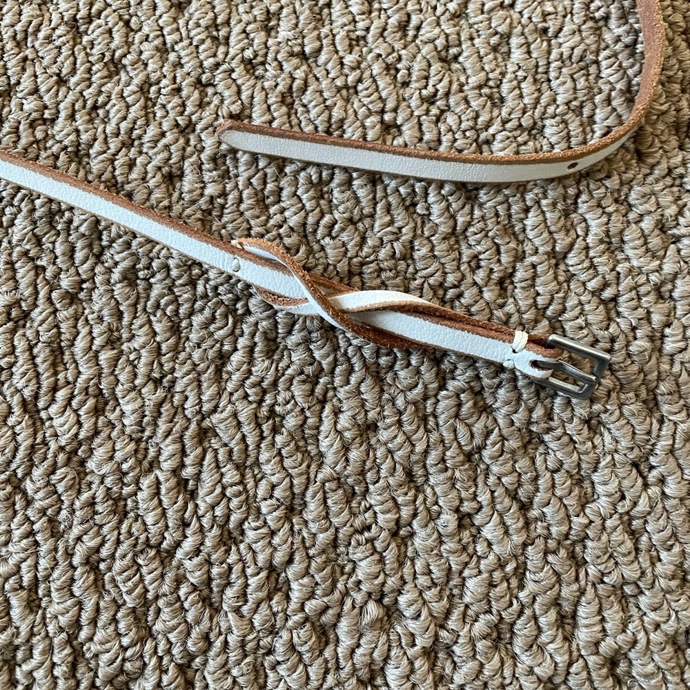 Belt white thin style